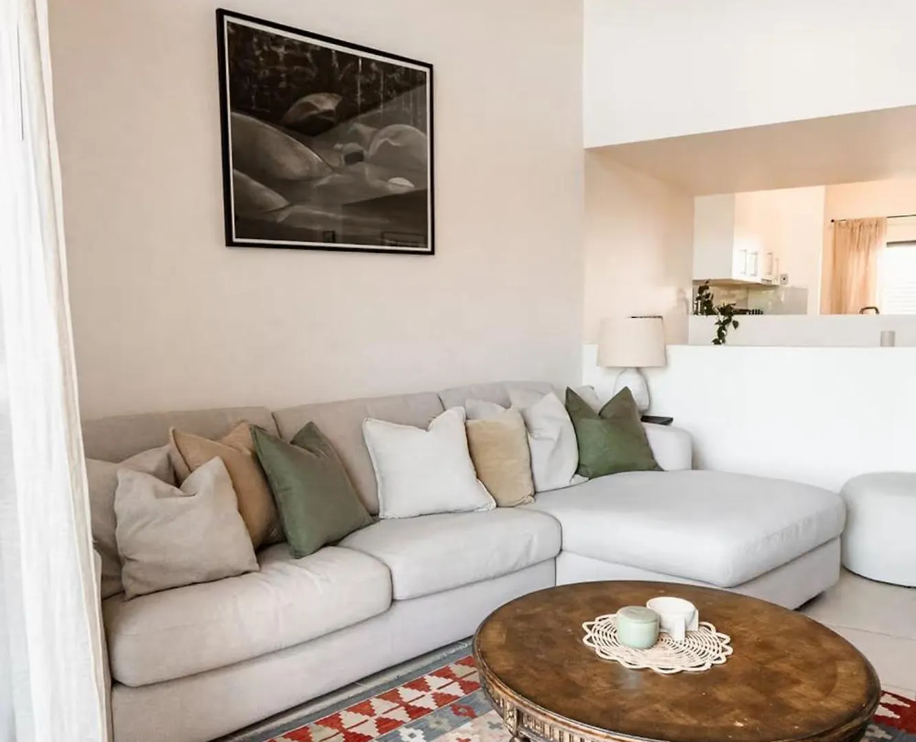 Beachfront Bliss With Ocean Views 무드짐바