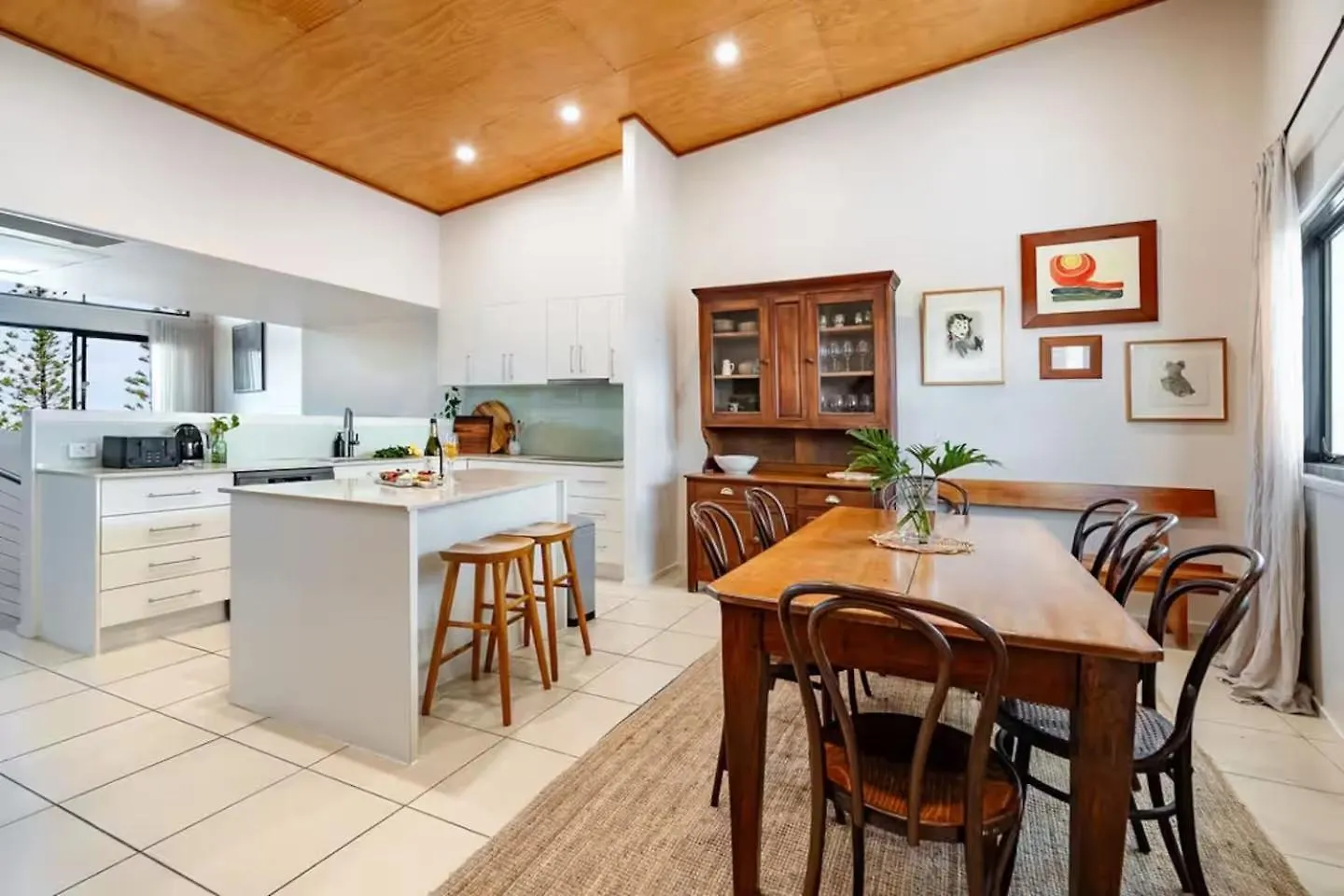 Beachfront Bliss With Ocean Views Mudjimba Australia