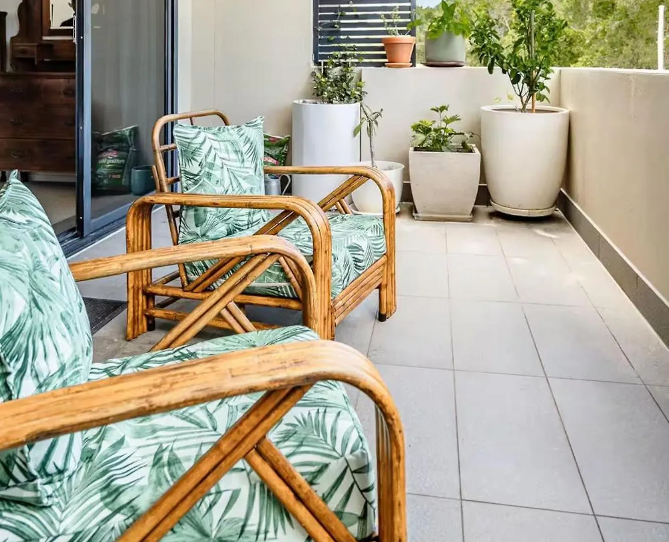 Beachfront Bliss With Ocean Views Mudjimba Appartamento